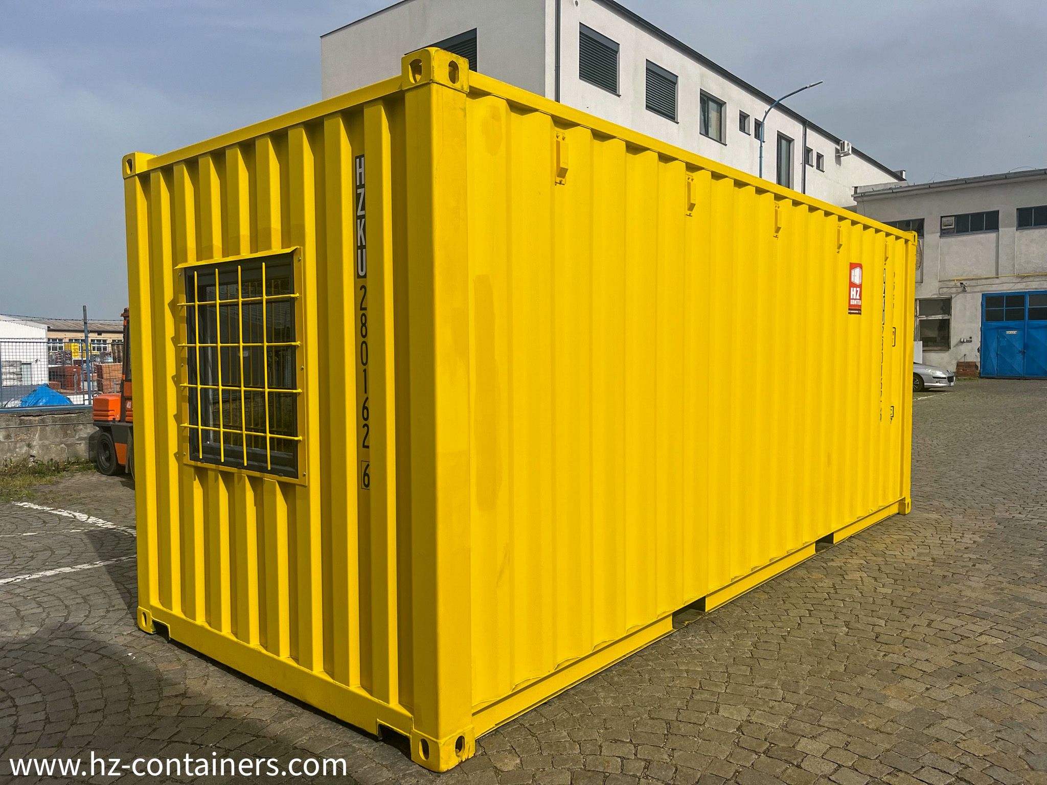 20' container including window and grill, 280 162-6 - HZ