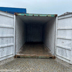 sprzedaż kontenerów morskich, zużyte kontenery, zużyte kontenery transportowe