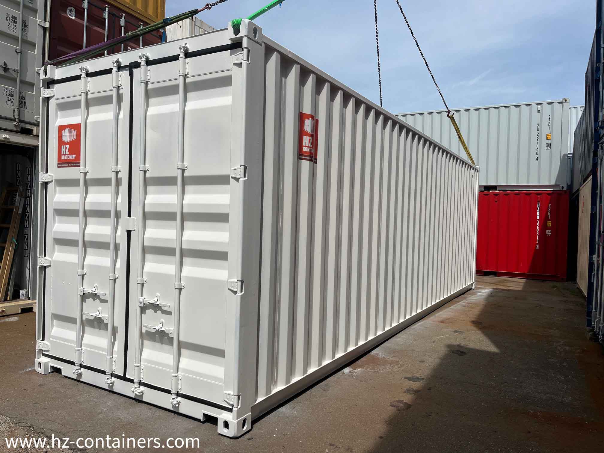 白色RAL 9010の輸送コンテナ - HZ CONTAINERS.com