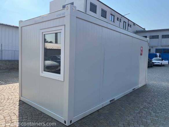「コンテナハウス部材　310,000円　幅2.45m×奥行6m　白　断熱パネル stavebni-kontejner-BASIC-6m-